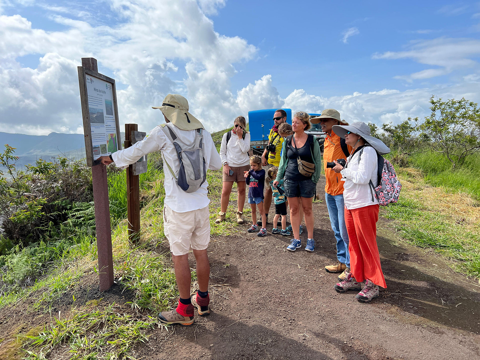 tour minas de azufre isabela galapagos